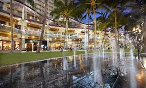 embassy-suites-hotel-waikiki-beach-walk