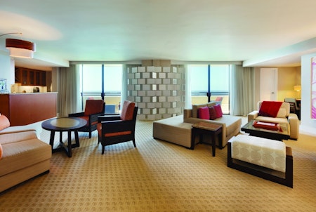 Hyatt Regency Waikiki Beach Resort & Spa Guestroom