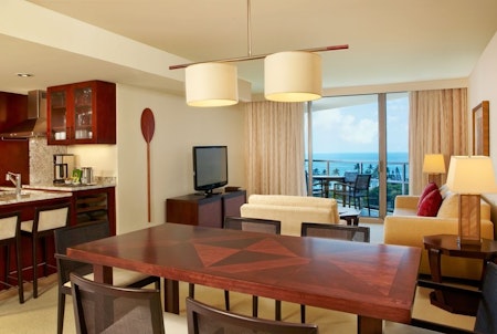 Trump International Hotel Waikiki Beach Walk In-Room Dining