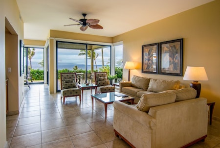 Kapalua Villas & Homes Maui Guestroom
