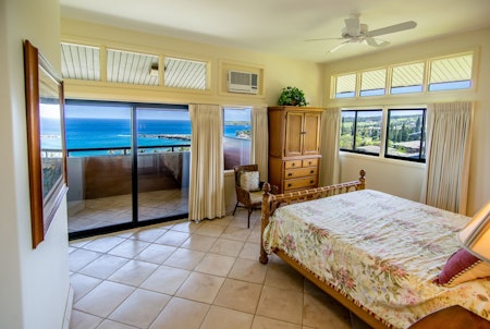 Kapalua Villas & Homes Maui Guestroom