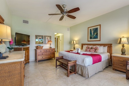 Outrigger Royal Sea Cliff Guestroom