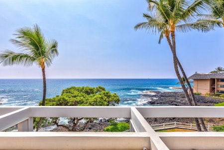 Outrigger Royal Sea Cliff Guestroom