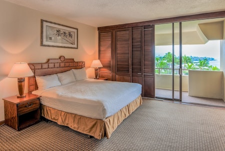 Royal Kona Resort Guestroom