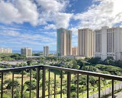doubletree-by-hilton-hotel-alana-waikiki-beach