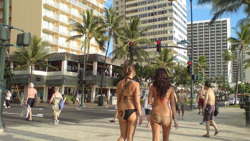 Walk Wisely! How To Stay Safe While Walking in Hawaii