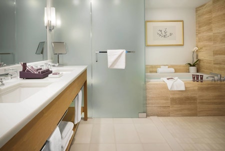 Ritz Carlton Residences - Waikiki Beach Bathroom