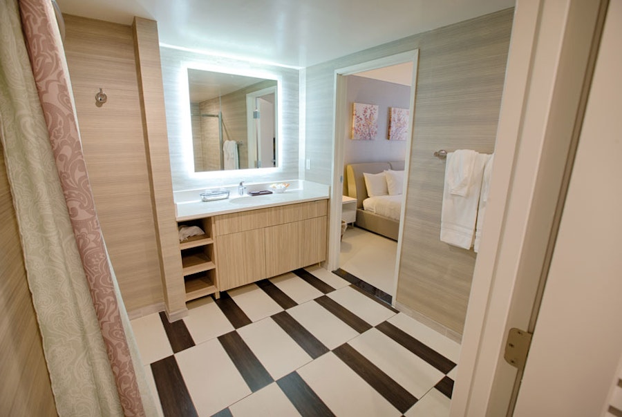 Hotel-Badam-Suite-Bathroom