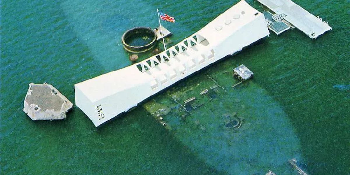 USS_Arizona_Memorial_180 USS_Arizona_Memorial_180