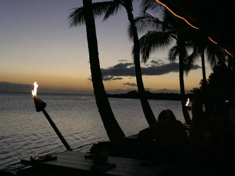 Aqua_Hotel_Molokai_Sunset_Beach