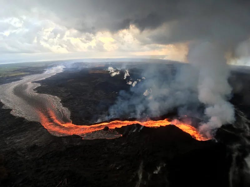 Fissure-8-lava-flow-e1533242527618