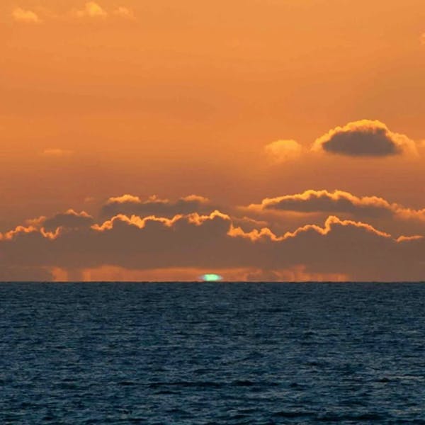 Hawaii-Green-Flash-at-sunset