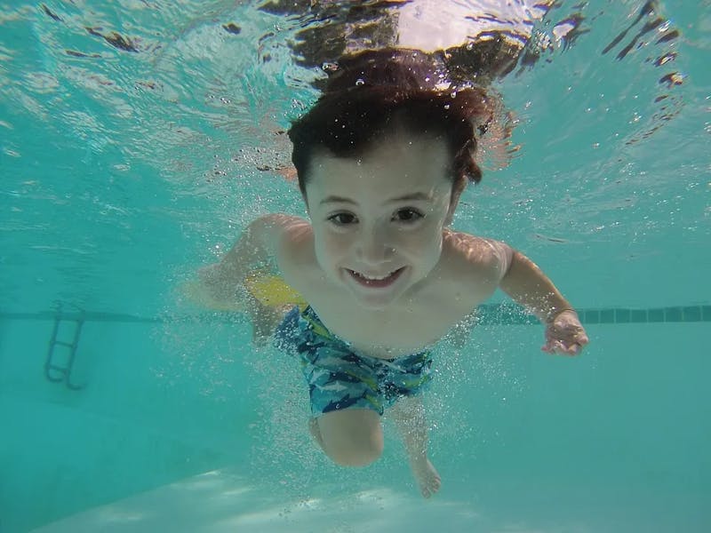 babysitting-pool-1