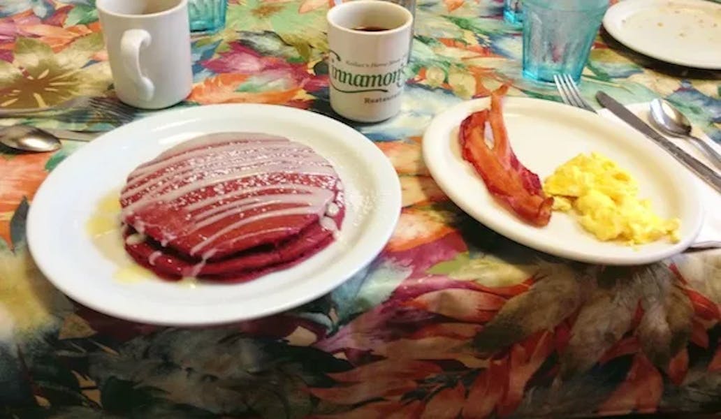 cinnamons-red-velvet-pancakes