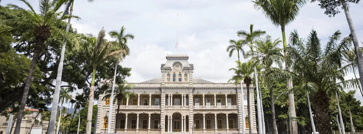 iolani-palace-e1439178182226