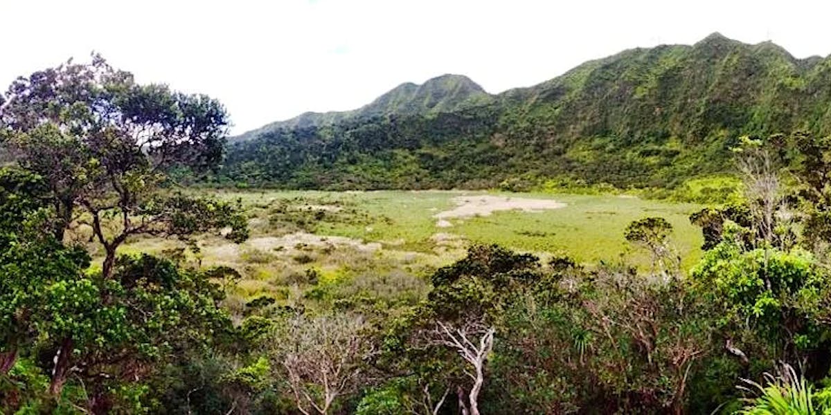 kaau-crater-panorama kaau-crater-panorama
