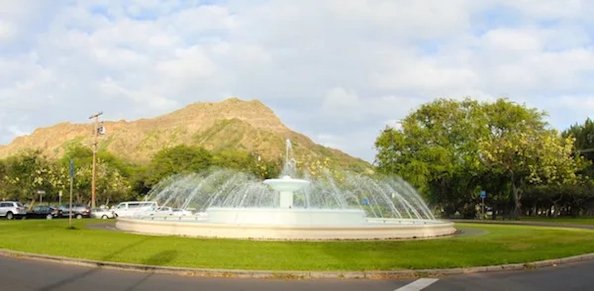 kapiolani-park-fountain