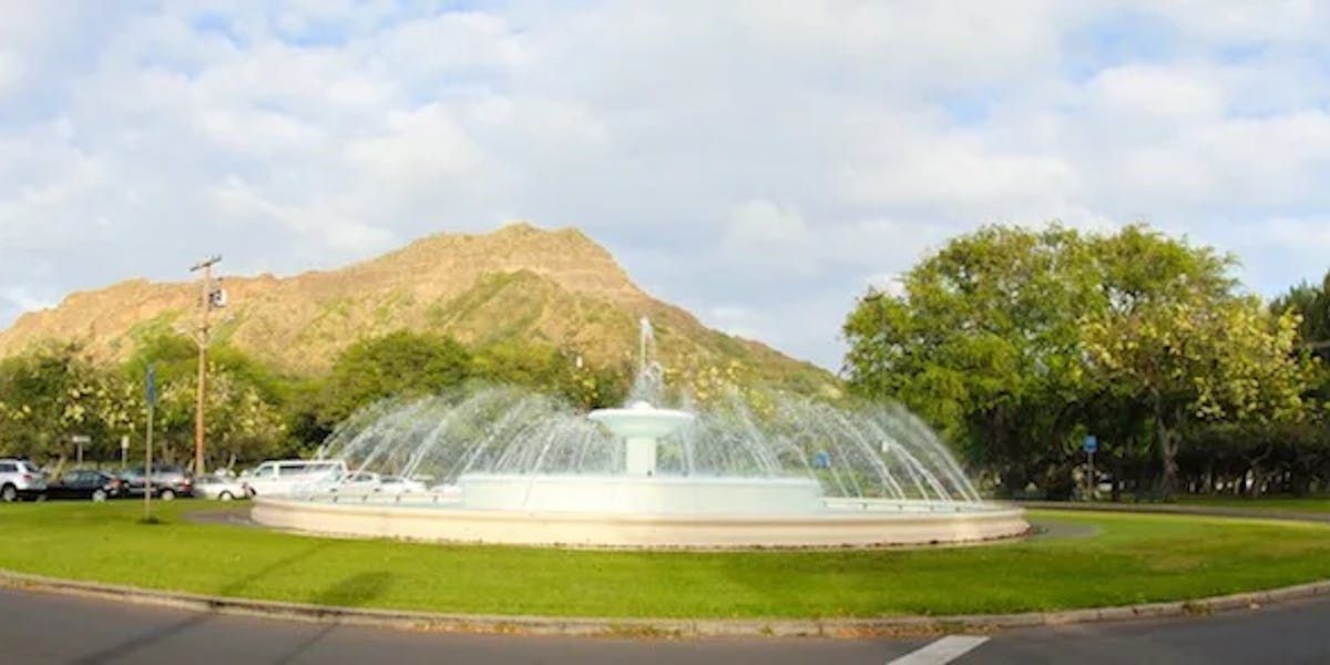 kapiolani-park-fountain kapiolani-park-fountain