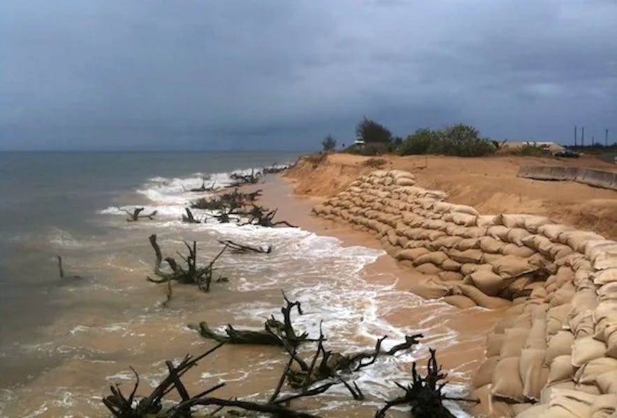 kekaha-disappearing-sand-beach