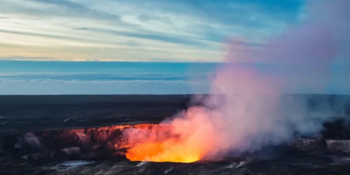 kileuea-crater Hawaii National Park ©
Phot by Alexander Demyanenko