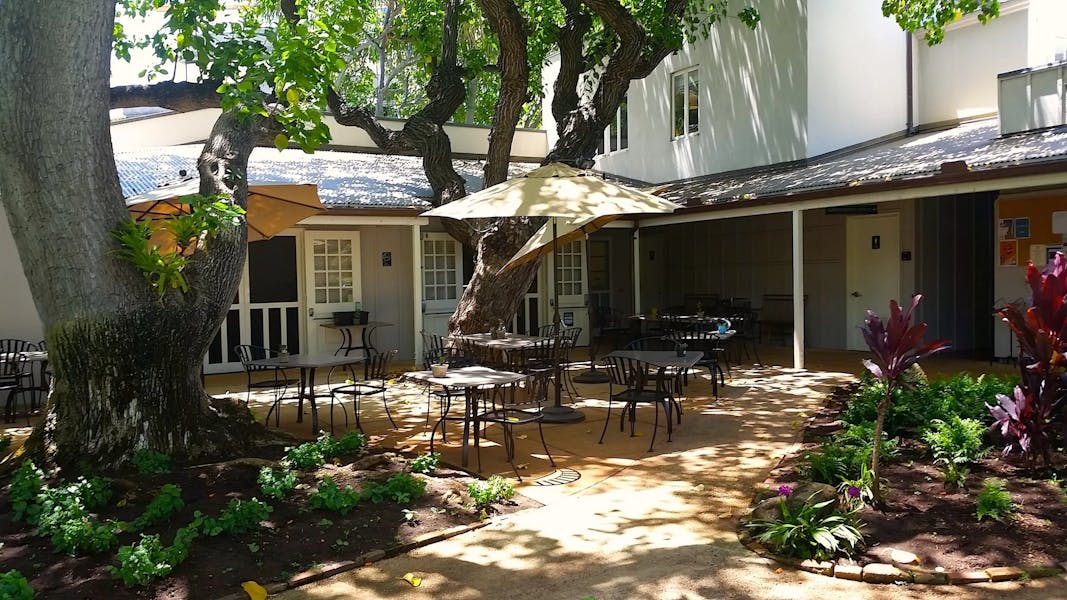 mission-house-cafe-courtyard