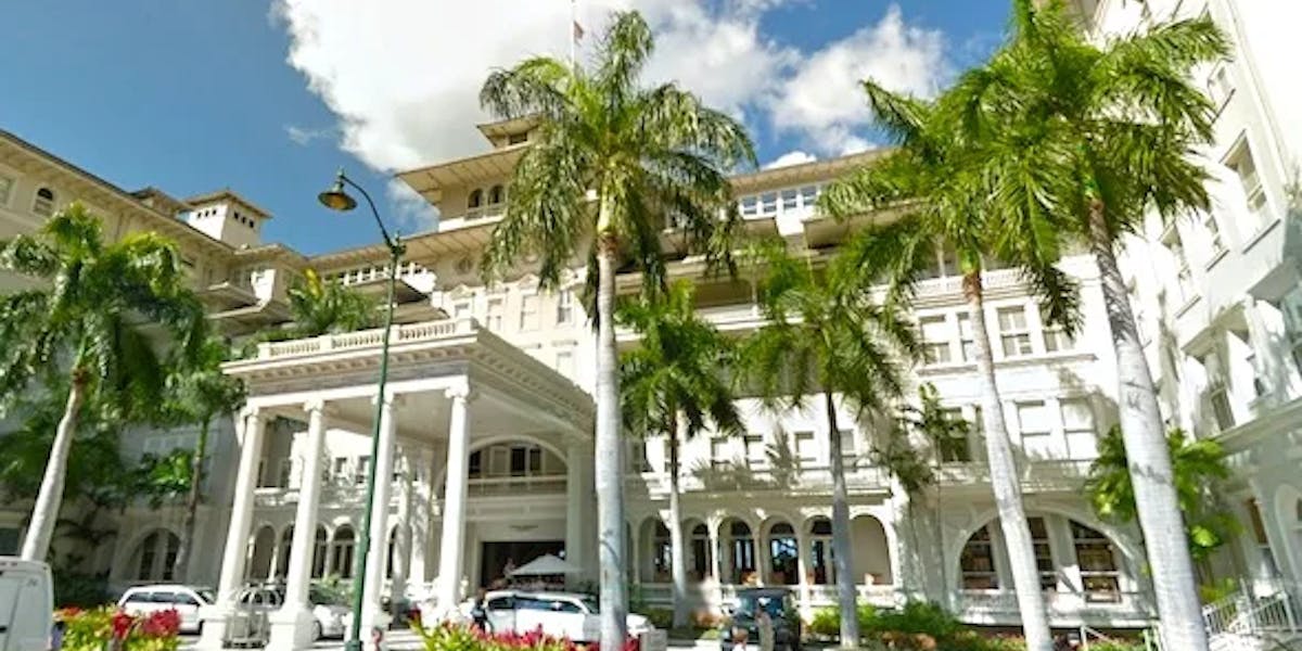 moana-surfrider-front moana-surfrider-front