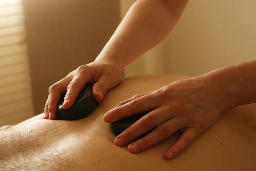 neighbor-island-spa-stones-1