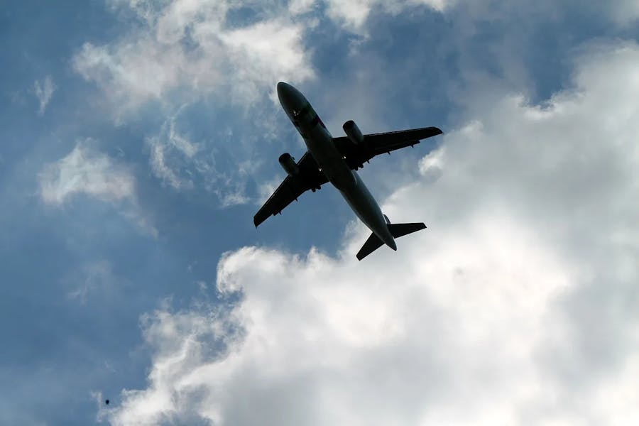 plane-102456_1280