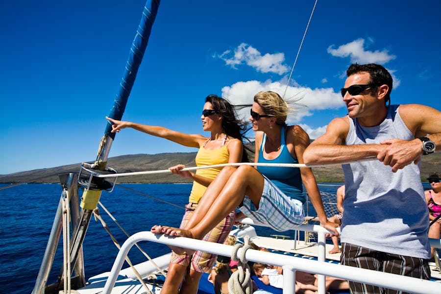sailing-trips-people-watching