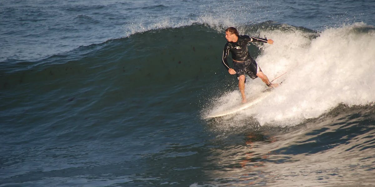 surfer-238086_1920 surfer-238086_1920