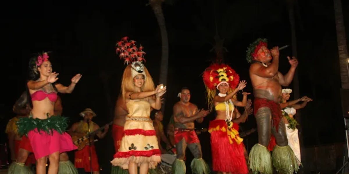 thanksgiving-on-maui-luau thanksgiving-on-maui-luau
